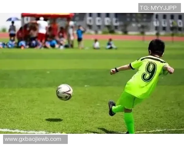 从零基础到足球耐力高手的全面提升指南与训练策略 从零基础到足球耐力高手的全面提升指南与训练策略