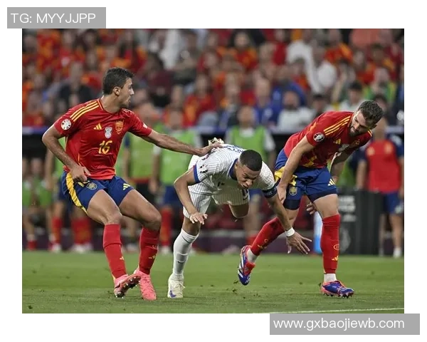 足球明星受伤事件盘点那些影响比赛的知名球员与伤情分析 足球明星受伤事件盘点那些影响比赛的知名球员与伤情分析