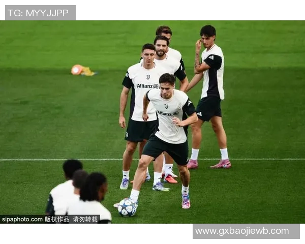 足球明星盛宴精彩瞬间回顾全景视频合集尽享绿茵场上的辉煌时刻 足球明星盛宴精彩瞬间回顾全景视频合集尽享绿茵场上的辉煌时刻