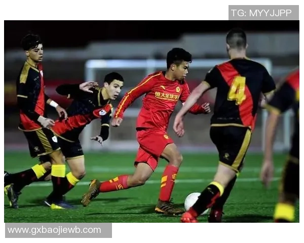 南京足球队在冠军赛中的实力展现与战术分析