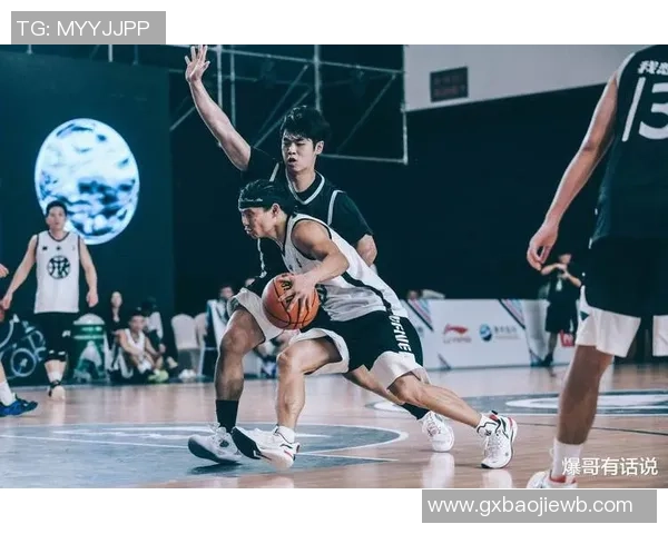 街球与足球结合的明星球员盘点及其精彩瞬间回顾 街球与足球结合的明星球员盘点及其精彩瞬间回顾